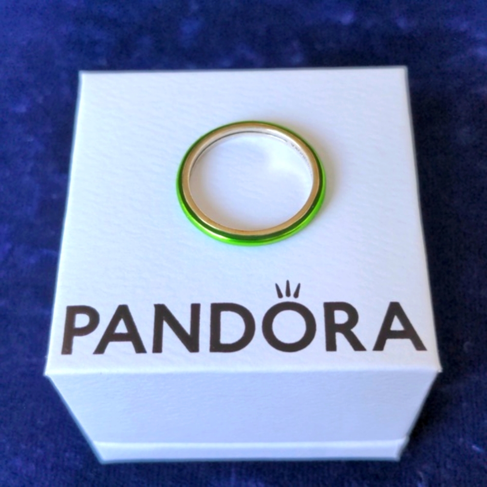 Size 7 Pandora Stackable Band Ring In Irish Green, New In Box